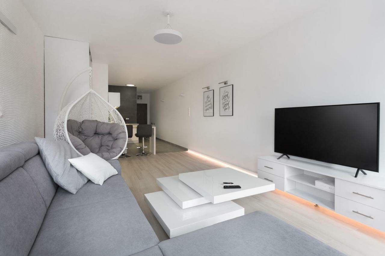 פוזנן Lajsnij Sobie Apartment מראה חיצוני תמונה